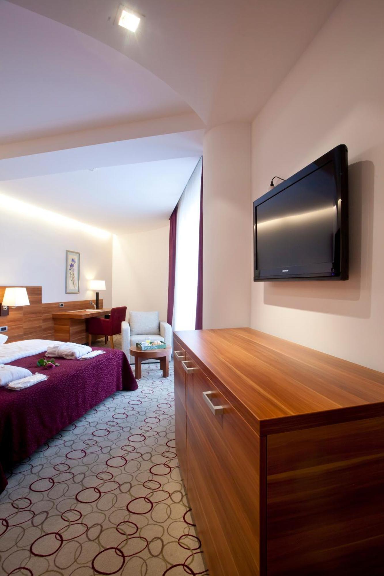 Hotel Sport Ivanic-Grad Exterior photo