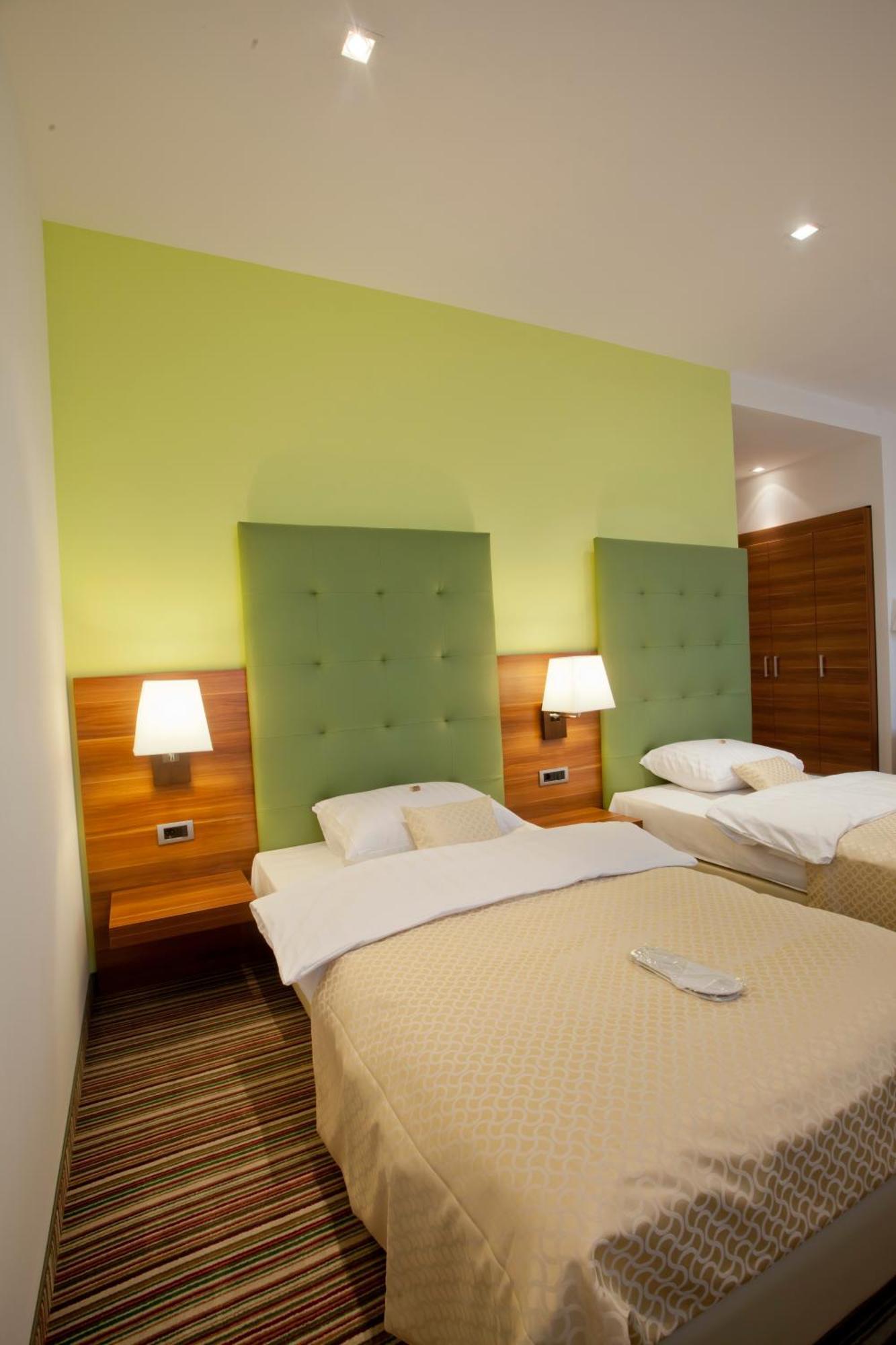 Hotel Sport Ivanic-Grad Exterior photo