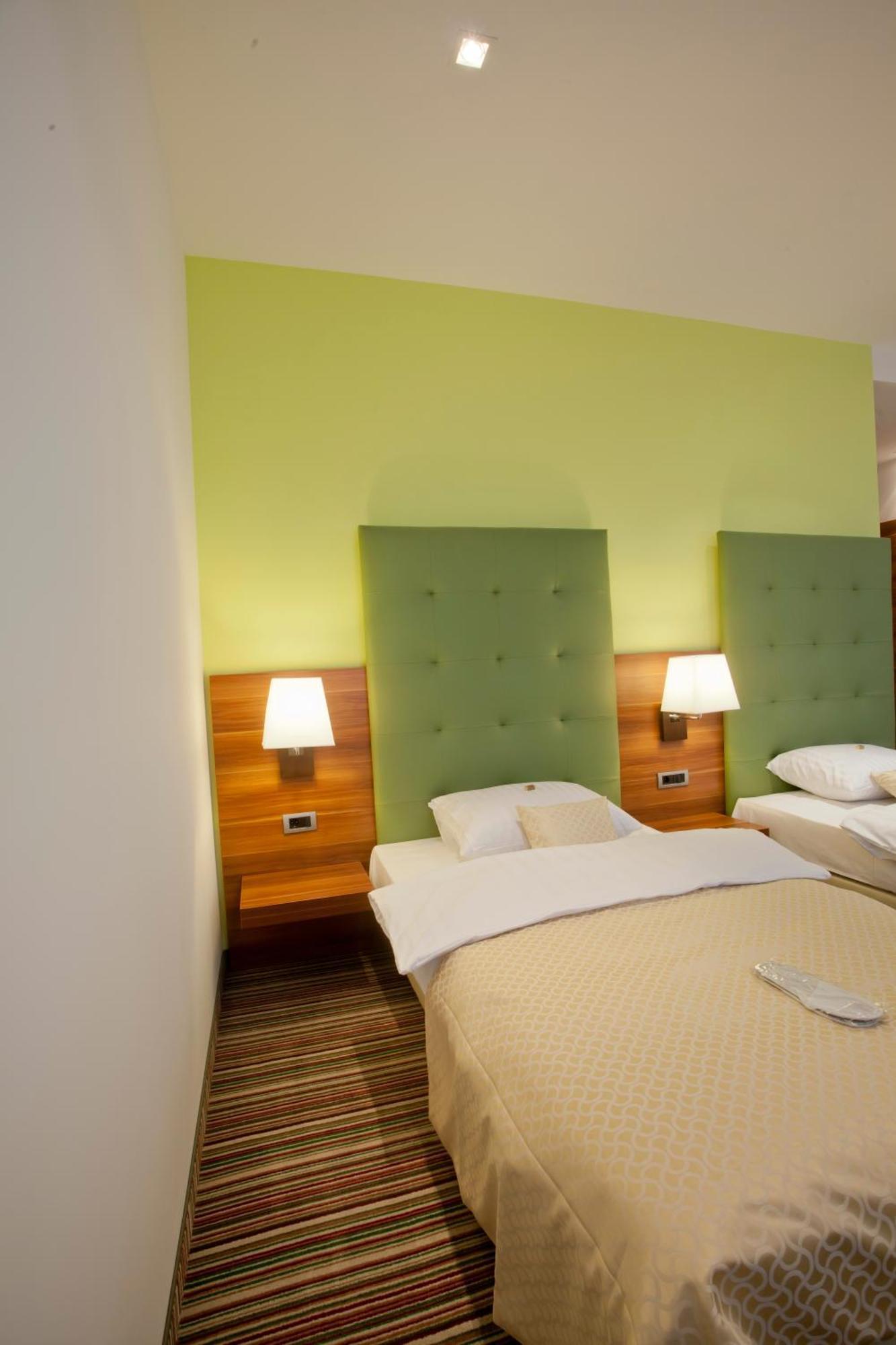 Hotel Sport Ivanic-Grad Exterior photo