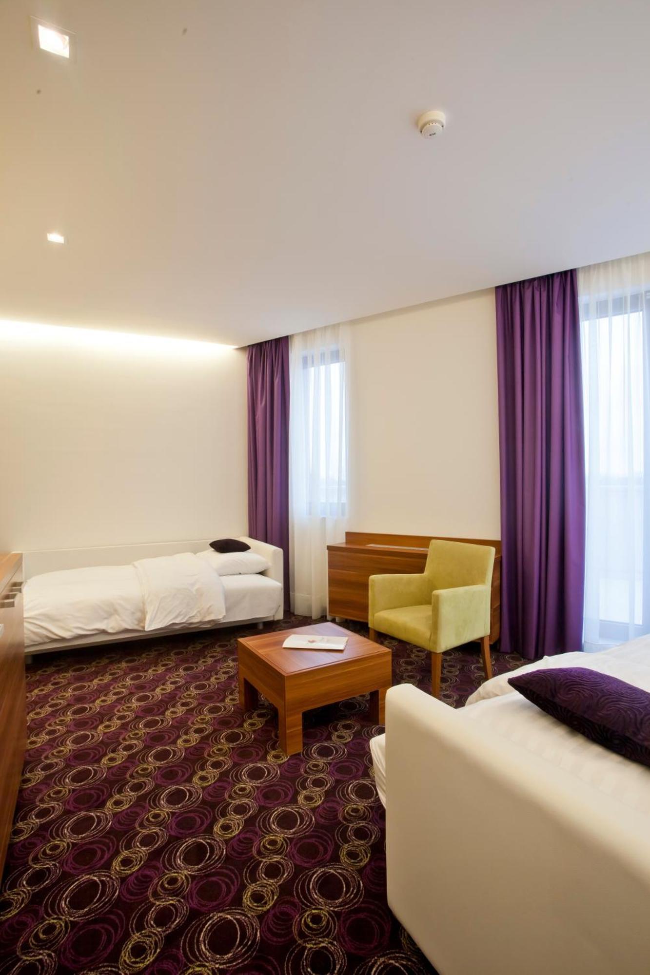 Hotel Sport Ivanic-Grad Exterior photo