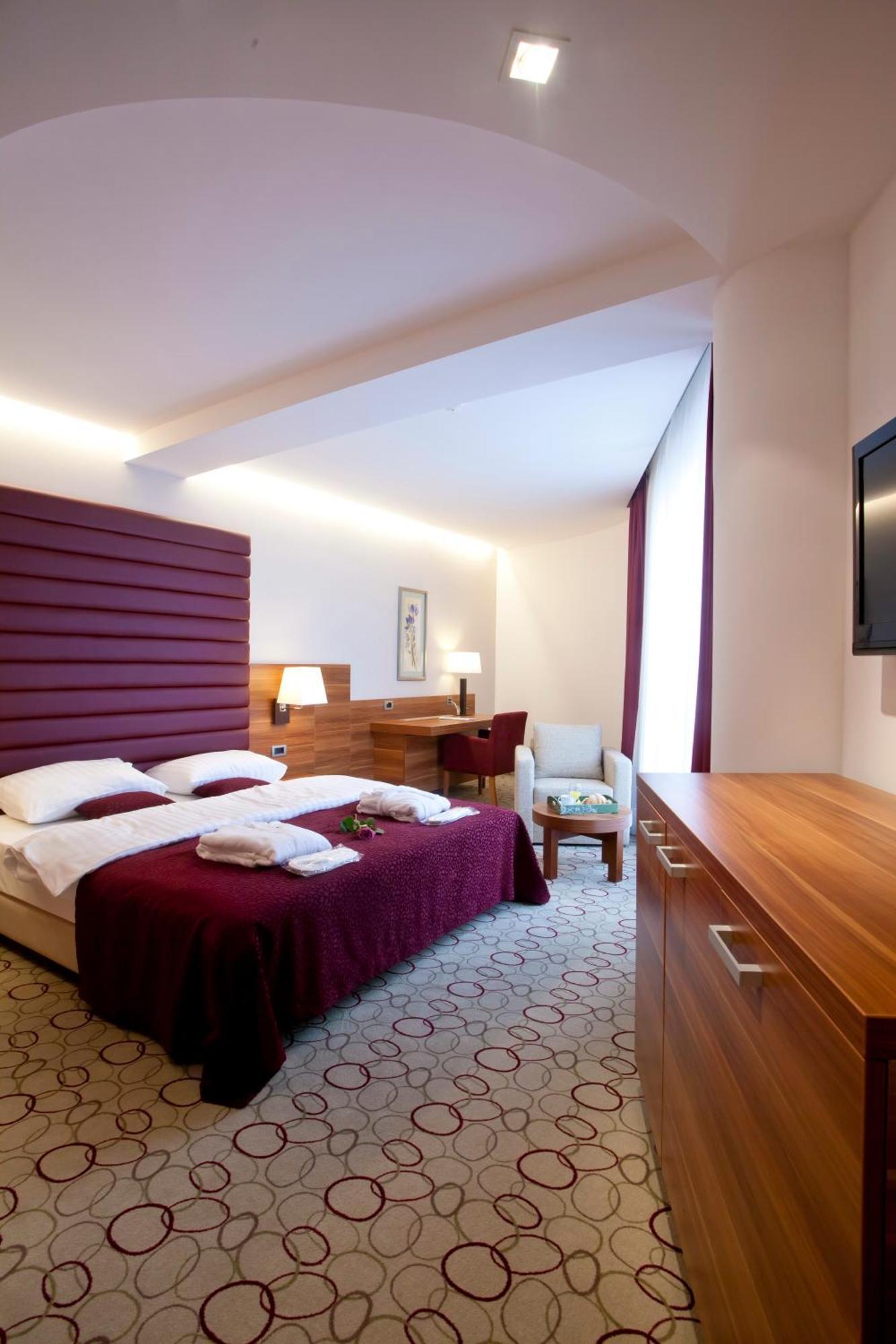Hotel Sport Ivanic-Grad Exterior photo