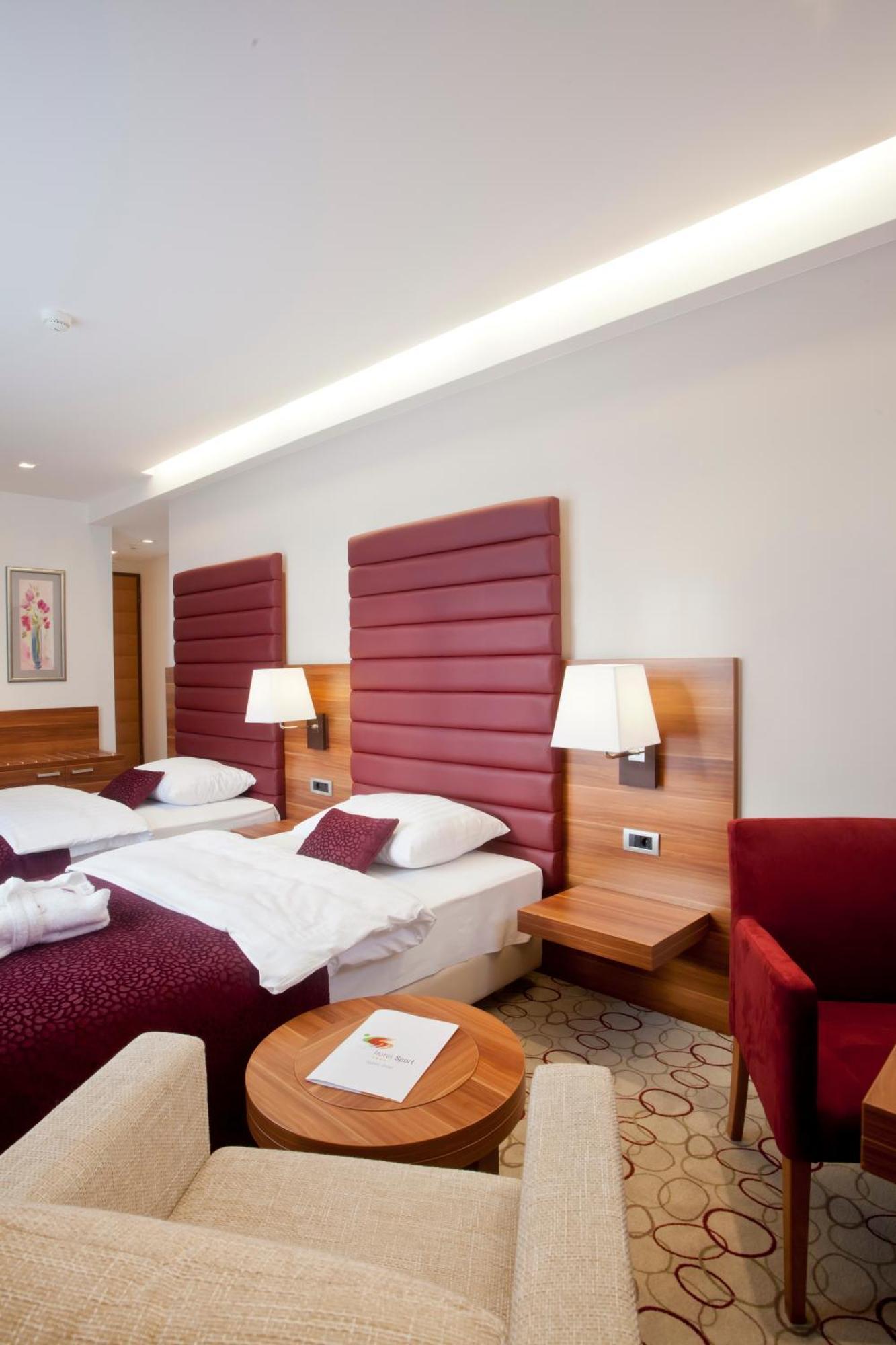 Hotel Sport Ivanic-Grad Exterior photo