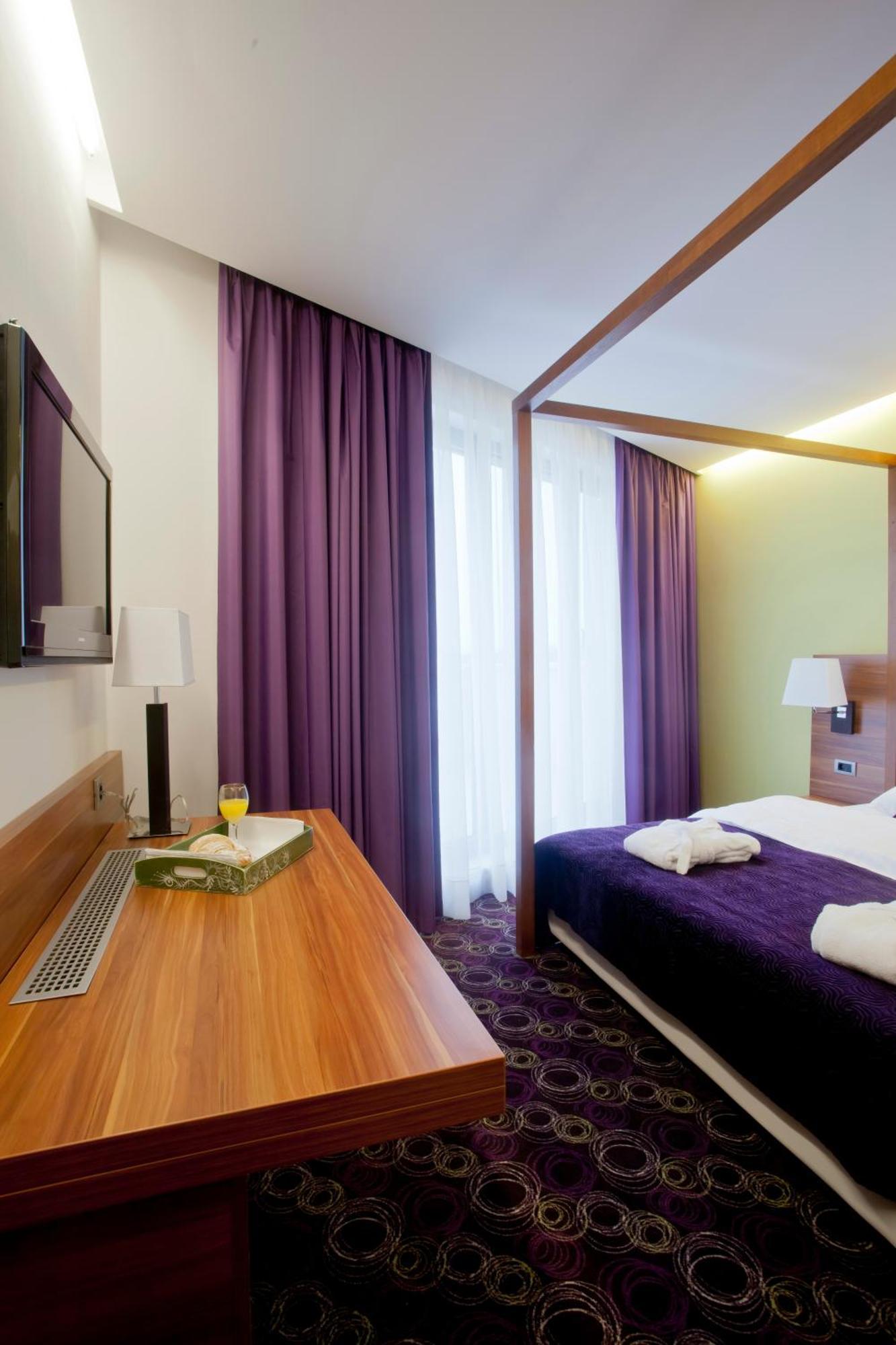 Hotel Sport Ivanic-Grad Exterior photo