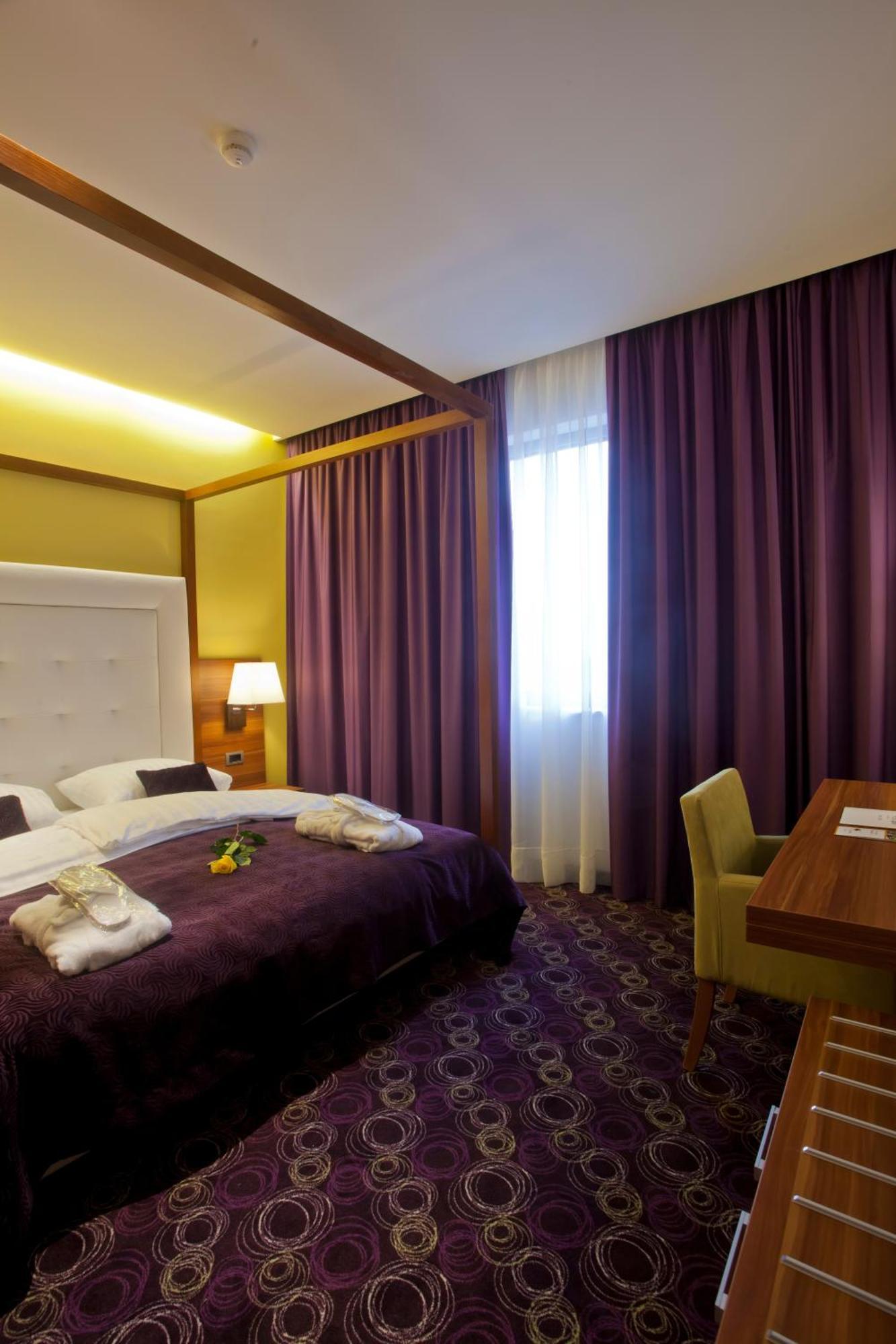 Hotel Sport Ivanic-Grad Exterior photo