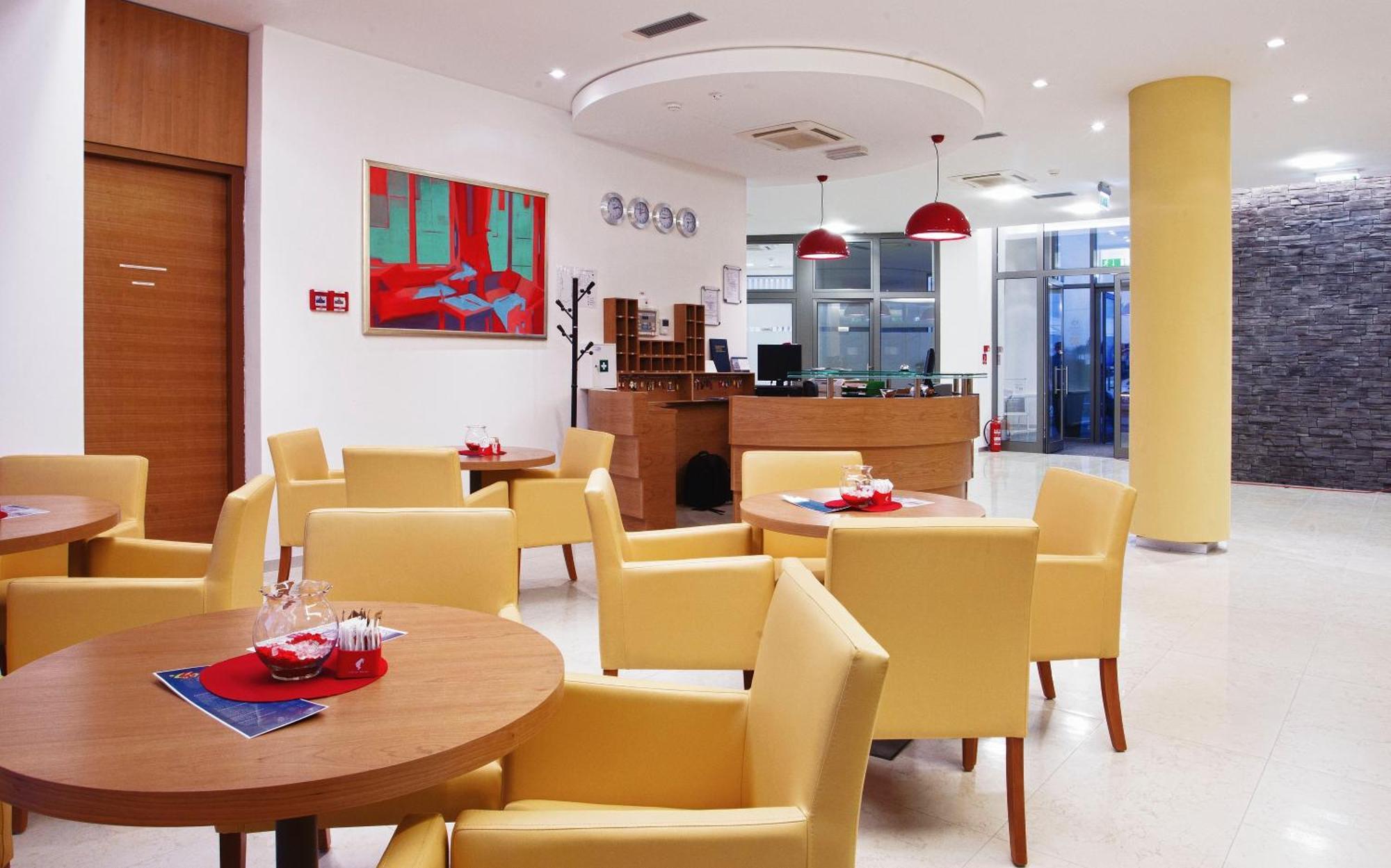 Hotel Sport Ivanic-Grad Exterior photo